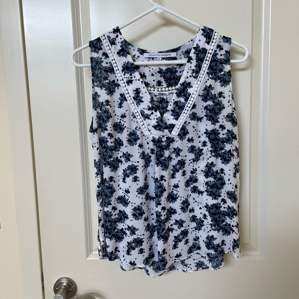Collective Concepts Sleeveless Floral Blouse - S
